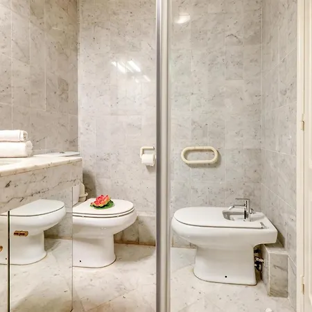 Victoria Palace Elegant With Terrace Apartment *